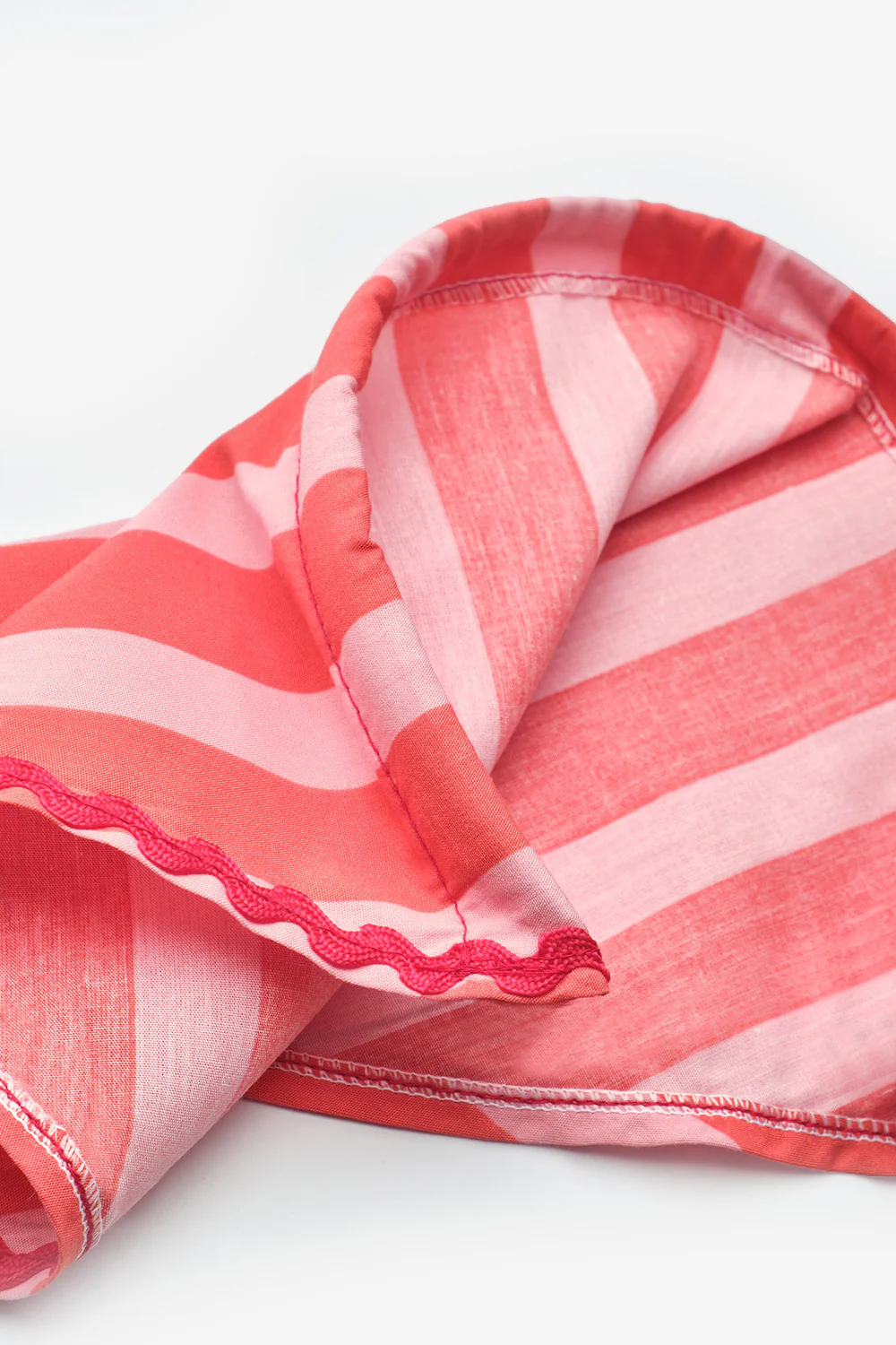 Kırmızı Çizgi Desenli Kız Çocuk Üçgen Bandana Taç - Image 3